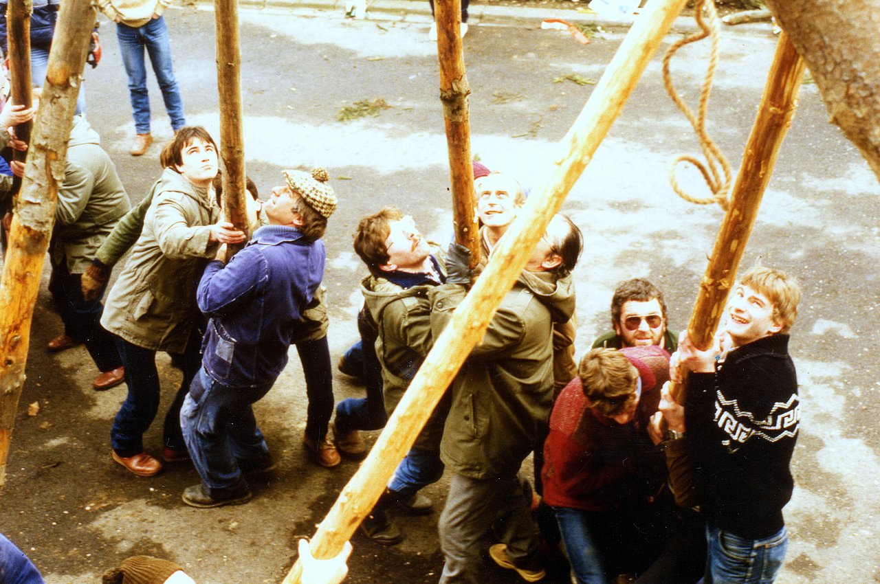 Kirmesbaumaufstellen 1986